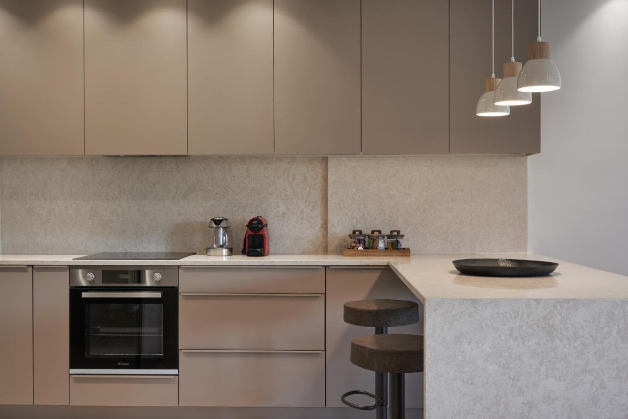 Urban Heights 3Bd Apt, Next To Hilton Athena Bagian luar foto